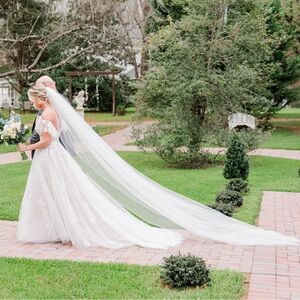 Crystal and Rhinestone Beaded Edge Wedding Veil - Ivory Royal Cathedral Length